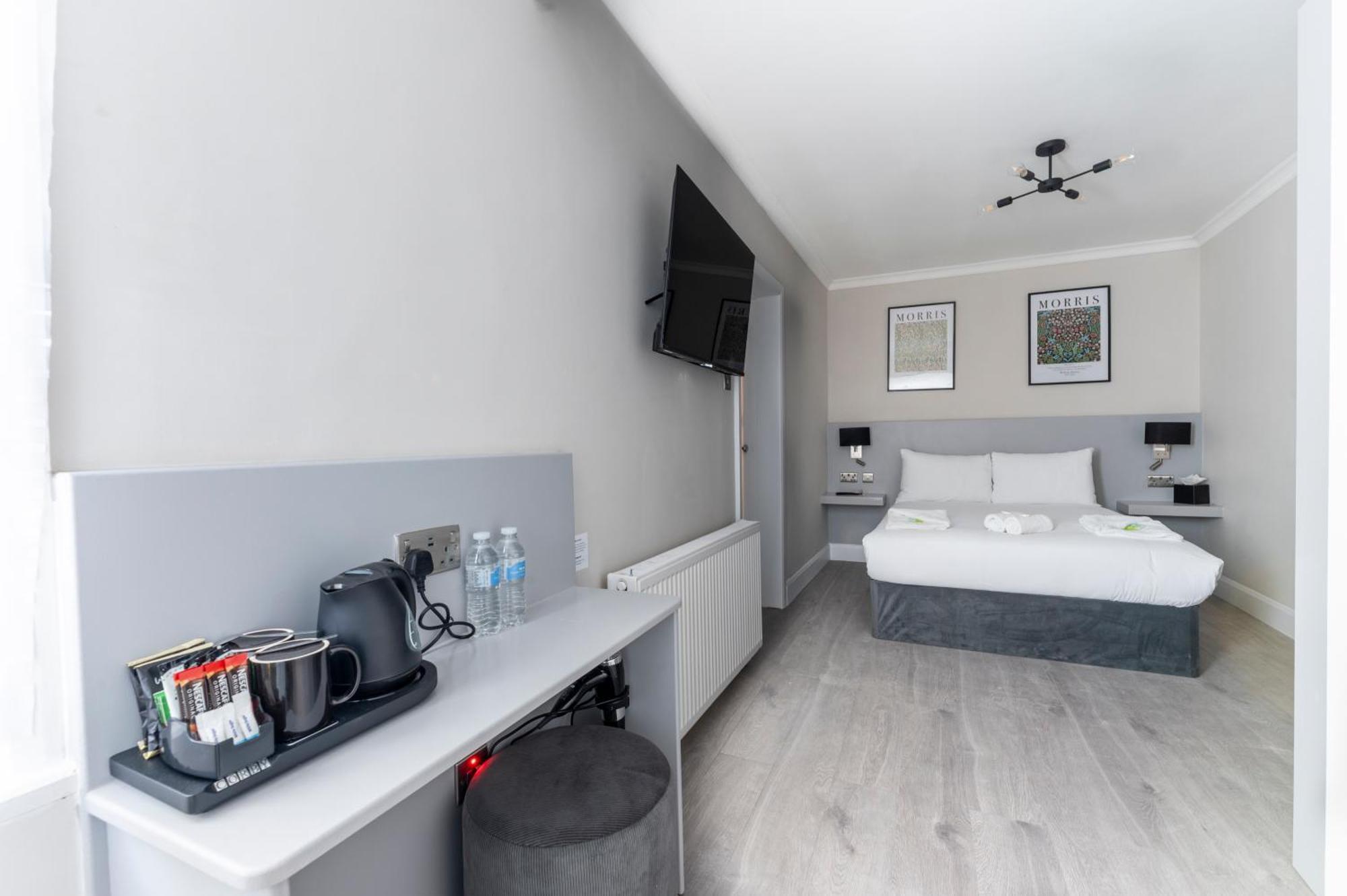 Marina Hotel London Exterior photo