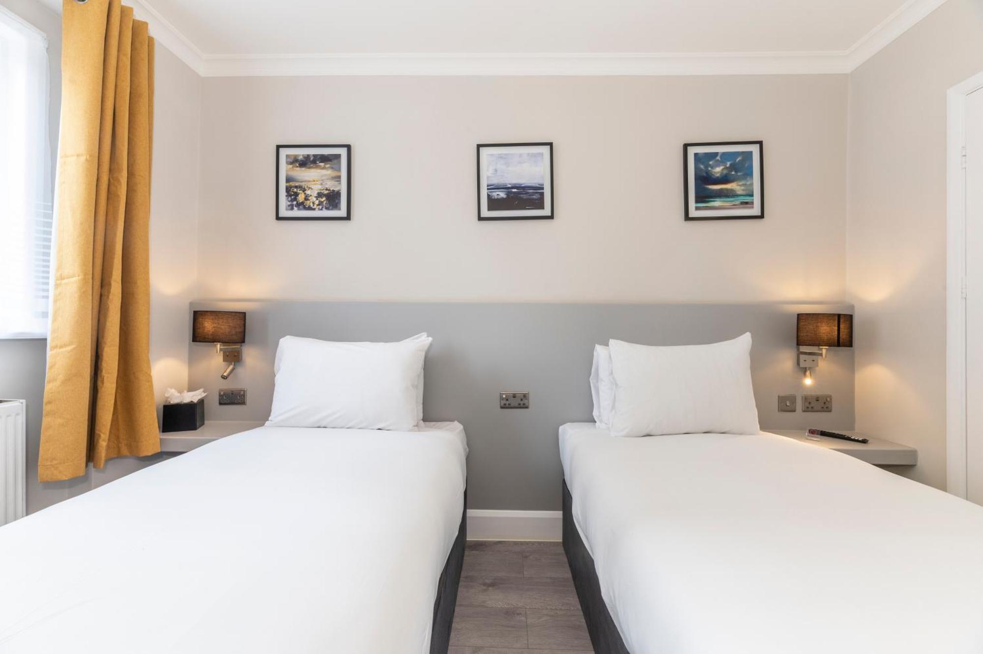 Marina Hotel London Exterior photo